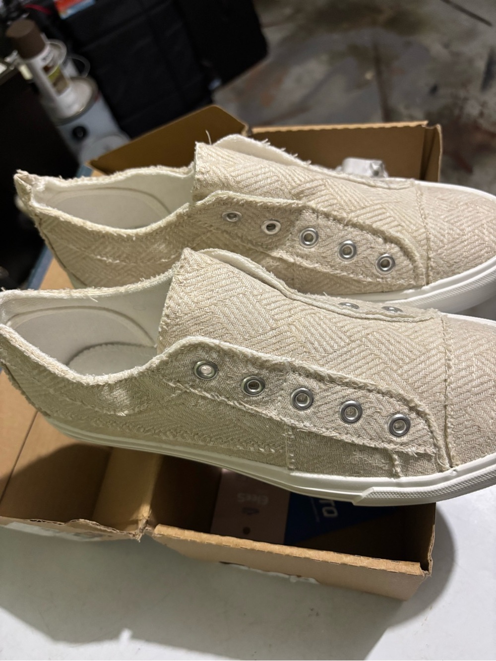 Casual Slip-On Women's Sneakers - Cream Canvas - Picture 4 of 6